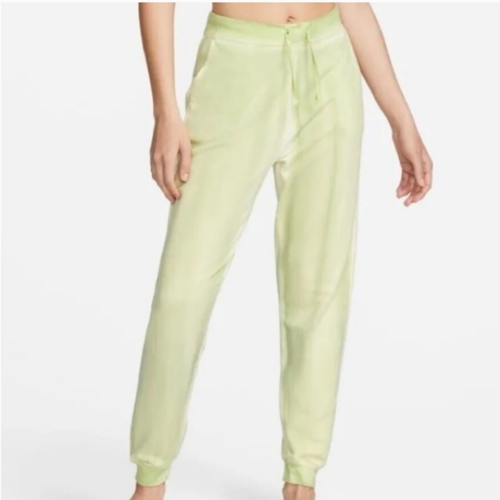 NWT Women's Plus size XXL Nike tie dye 7/8 sweatpants